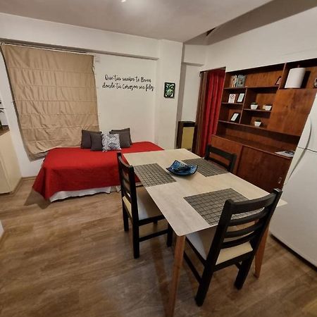 Departamento En Pleno Centro De Ciudad De Mendozaアパートメント エクステリア 写真