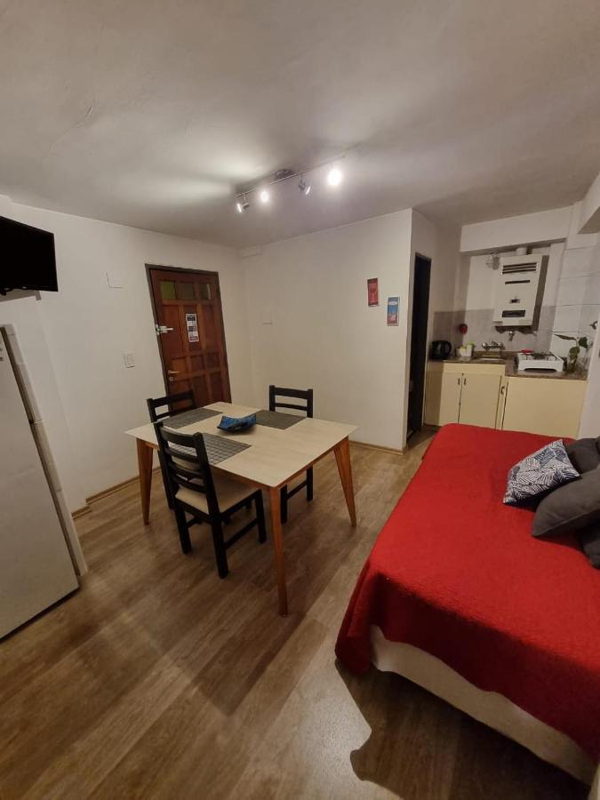 Departamento En Pleno Centro De Ciudad De Mendozaアパートメント エクステリア 写真